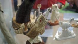 Работы 13 мастеров-косторезов выставили в галерее сувениров в Тюмени