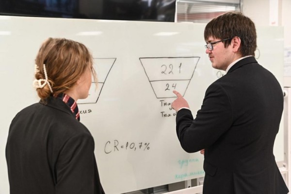 В Тюменской области сохранятся выплаты за 100 баллов на ЕГЭ