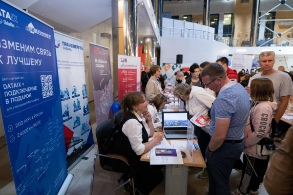 Владимир Якушев: показатели рынка труда в округе сохраняют положительную динамику