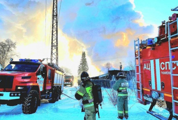 На пожаре в жилом доме в Тобольске погиб человек