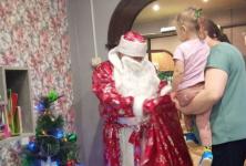 Тюменские росгвардейцы поздравляют детей участников спецоперации с Новым годом