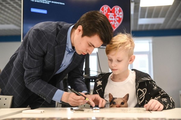 В Тюменской области впервые пройдут соревнования по пайке и электронике среди школьников