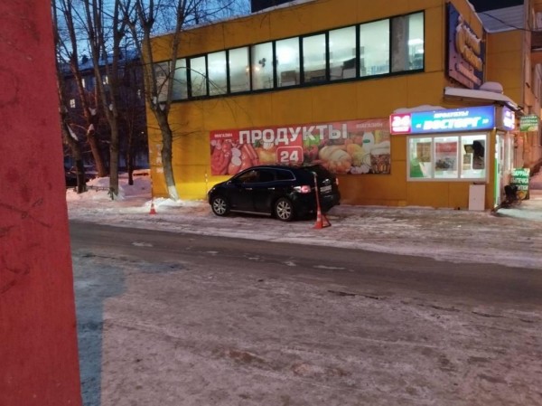 Пьяный водитель сбил школьницу на пешеходном переходе в Тюмени Пьяный водитель сбил школьницу на пешеходном переходе в Тюмени