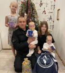 Тюменские росгвардейцы поздравляют детей участников спецоперации с Новым годом