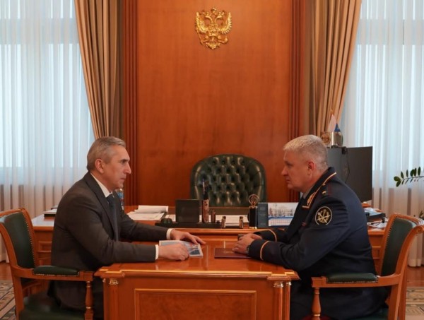 Александр Моор рассмотрел с руководителем тюменского УФСИН вопросы сотрудничества Александр Моор рассмотрел с руководителем тюменского УФСИН вопросы сотрудничества