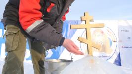 На &ldquo;базе моржей&rdquo; в Тюмени оборудуют купели и строят церковь изо льда