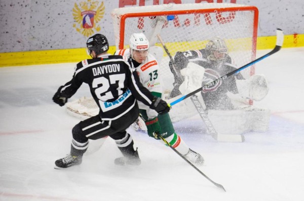 ХК "Рубин" занял первую строчку в турнирной таблице чемпионата ВХЛ