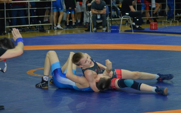 Юные борцы Тюменской области поспорят за путевку на всероссийские старты