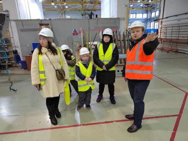 Авиакомпания "ЮТэйр" исполнила мечту юного тюменца в рамках областной акции "Елка желаний"