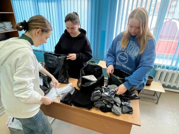 Теплые вещи и балаклавы передадут бойцам СВО тюменские студенты