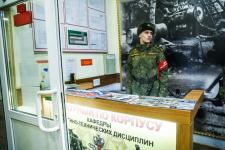 В ТВВИКУ будущим абитуриентам показали динамические тренажеры и образцы техники