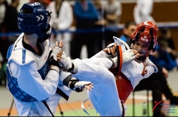 Тхэквондисты из Тюмени, Тобольска и Ялуторовска поборются за путевки на  первенство УФО