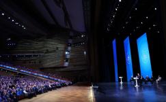 Александр Моор поздравил академика РАН Юрия Осипова с присвоением звания Героя Труда РФ