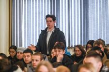 В ТВВИКУ будущим абитуриентам показали динамические тренажеры и образцы техники