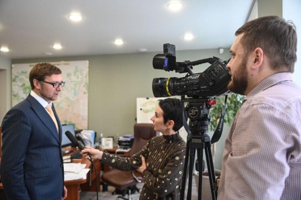 В Тюмени сквер Згерского со сценой и виолончелью откроют в октябре 2024 года В Тюмени сквер Згерского со сценой и виолончелью откроют в октябре 2024 года