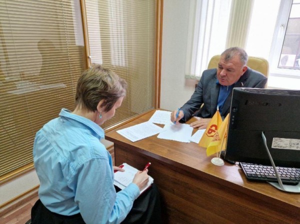 Депутат Госдумы РФ Александр Ремезков провел прием граждан в Тюмени Депутат Госдумы РФ Александр Ремезков провел прием граждан в Тюмени