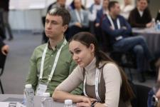 Александр Моор встретился с участниками президентской программы развития кадрового резерва Александр Моор встретился с участниками президентской программы развития кадрового резерва