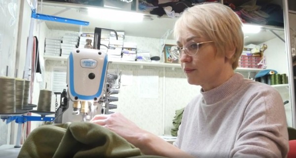Кофты из флиса и термобелье шьют для бойцов СВО представители тюменского сообщества "Катюши"