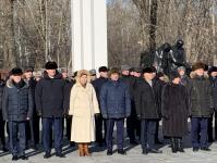 Память павших защитников Отечества почтили минутой молчания в Тюмени