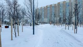 Скатиться с горки и сфотографироваться на фоне арт-объекта могут тюменцы в сквере Равновесия