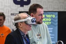 Тюменские VR-туры по промышленным предприятиям представили делегации Минпромторга РФ Тюменские VR-туры по промышленным предприятиям представили делегации Минпромторга РФ