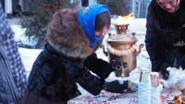 Участниц железнодорожного круиза "В Сибирь" встретили в Тюмени с цветами Участниц железнодорожного круиза "В Сибирь" встретили в Тюмени с цветами