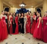 Тюменский дизайнер представила коллекцию из 16 вечерних платьев на показе в Дубае Тюменский дизайнер представила коллекцию из 16 вечерних платьев на показе в Дубае