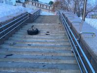 В Тюмени водитель выехал на спуск к набережной Туры и погиб