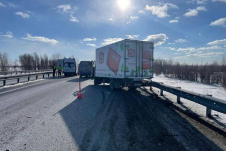 Водитель дорожной службы погиб на трассе Тюмень – Ханты-Мансийск