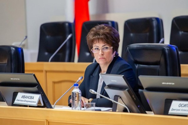 Светлана Иванова отметила поощрениями Тюменской городской думы работников ЖКХ