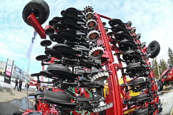 Высокотехнологичные новинки представляют предприятия России на выставке "Тюмень Агро-2024"