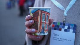 Участниц железнодорожного круиза "В Сибирь" встретили в Тюмени с цветами Участниц железнодорожного круиза "В Сибирь" встретили в Тюмени с цветами