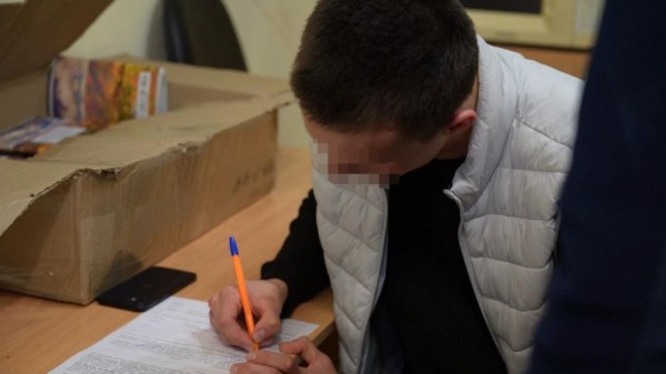 Проехавшего по пешеходному улице в Тюмени водителя оштрафовали