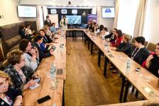 Об инновационных практиках поддержки семей рассказали детским омбудсменам в Тюмени