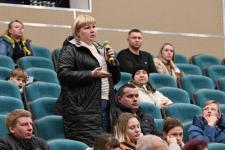 Жители Ишима полтора часа общались с губернатором и полпредом по поводу подтоплений домов 