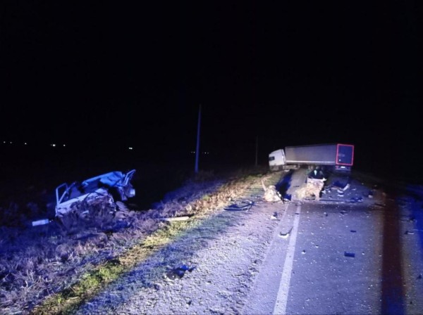 Водитель "Нивы" погиб при столкновении с грузовиком 