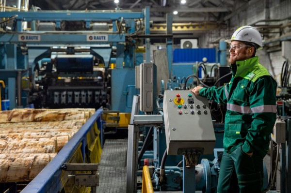 Комбинат "Свеза Тюмень" заготовил в 1,6 раза больше фанкряжа Комбинат "Свеза Тюмень" заготовил в 1,6 раза больше фанкряжа