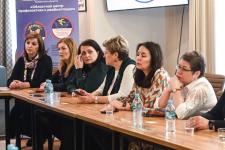 Об инновационных практиках поддержки семей рассказали детским омбудсменам в Тюмени