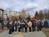Память узников фашистских концлагерей почтили в сквере Победы в Тюмени
