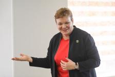 Об инновационных практиках поддержки семей рассказали детским омбудсменам в Тюмени