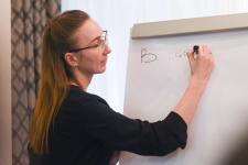 Об инновационных практиках поддержки семей рассказали детским омбудсменам в Тюмени