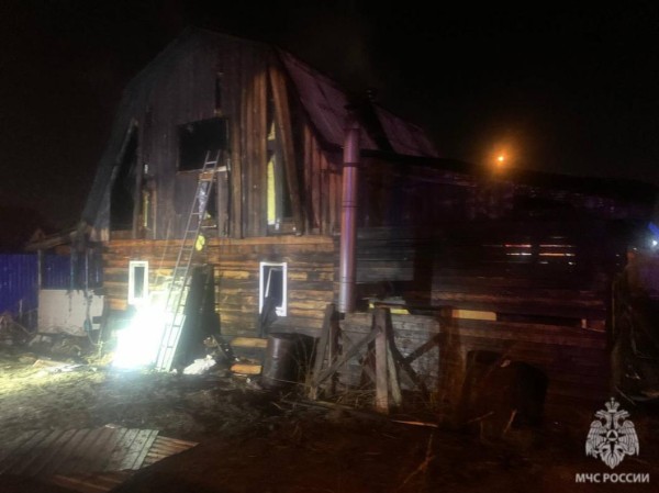 Тела двух человек нашли на месте пожара в Тюмени