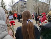Память узников фашистских концлагерей почтили в сквере Победы в Тюмени