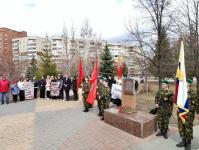 Память узников фашистских концлагерей почтили в сквере Победы в Тюмени