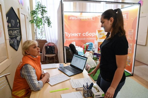 Подушки, раскладушки и гигиенические наборы несут тюменцы для обустройства жителей в ПВР Подушки, раскладушки и гигиенические наборы несут тюменцы для обустройства жителей в ПВР