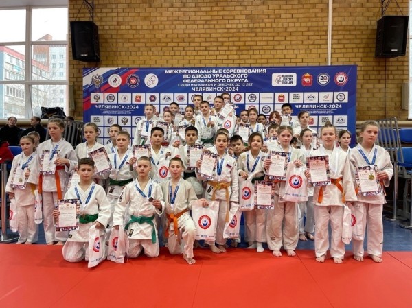 Девять медалей привезли юные тюменцы с первенства УФО по дзюдо