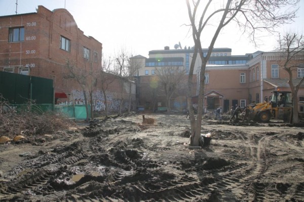 Демонтажные работы начались в&nbsp;сквере Леонида Згерского в Тюмени