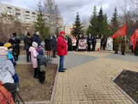 Память узников фашистских концлагерей почтили в сквере Победы в Тюмени