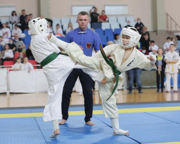 140 каратистов из регионов УФО выступят на чемпионате в Тюмени