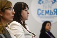 Об инновационных практиках поддержки семей рассказали детским омбудсменам в Тюмени